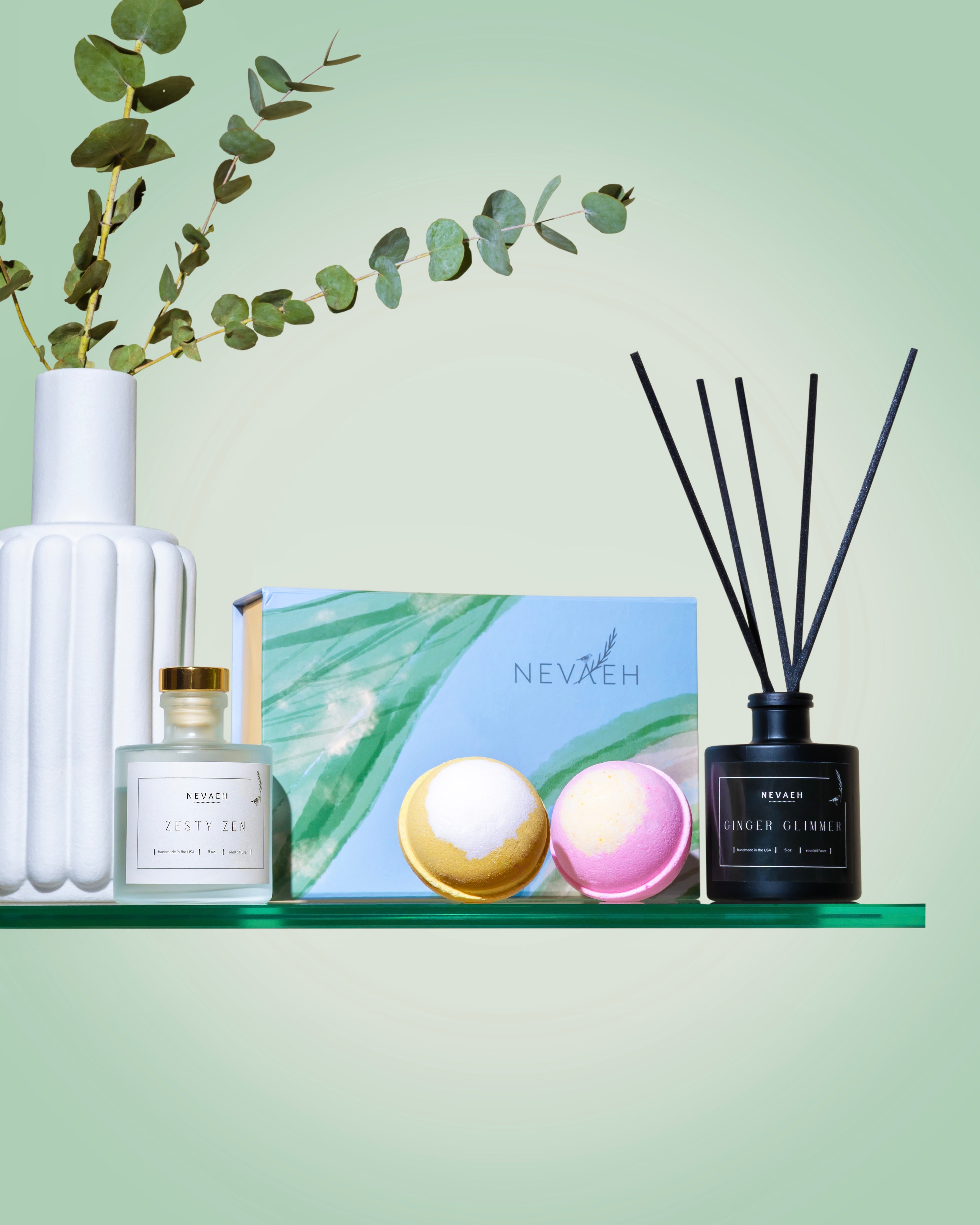 Gift Set - Middle Box (4 Bath Bombs + 1 Reed Diffuser)